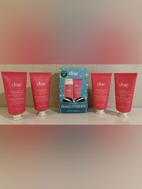 Dae Bundle of Cactus Fruit 3-in-1 Styling Cream loz × 4 +
Sephora Set